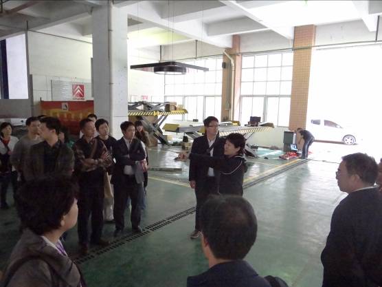 广州市建设教育协会领导及兄弟学校领导来我校参观交流