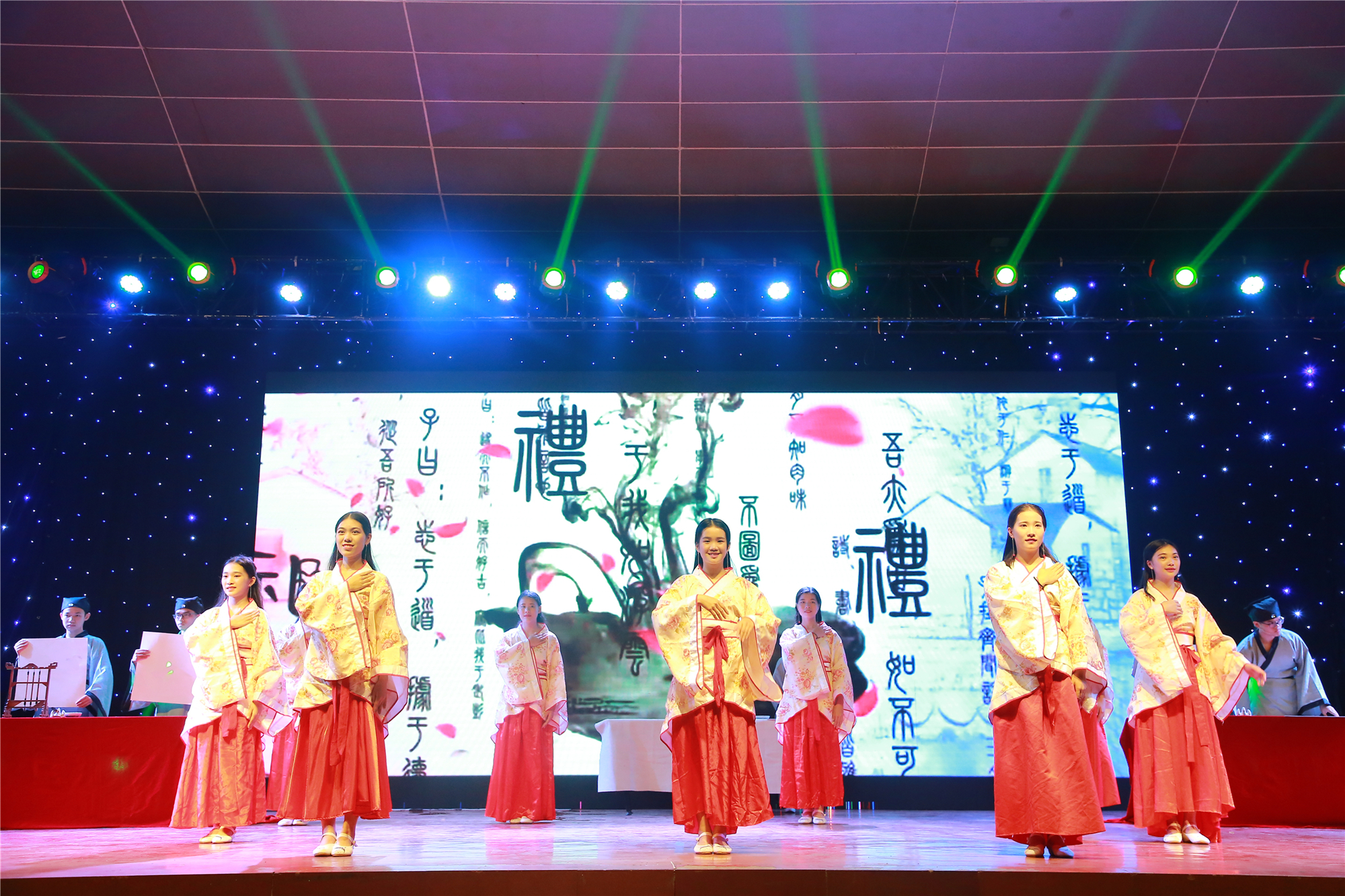 星光熠熠 青春激昂——我校2018年迎新系列活动圆满结束