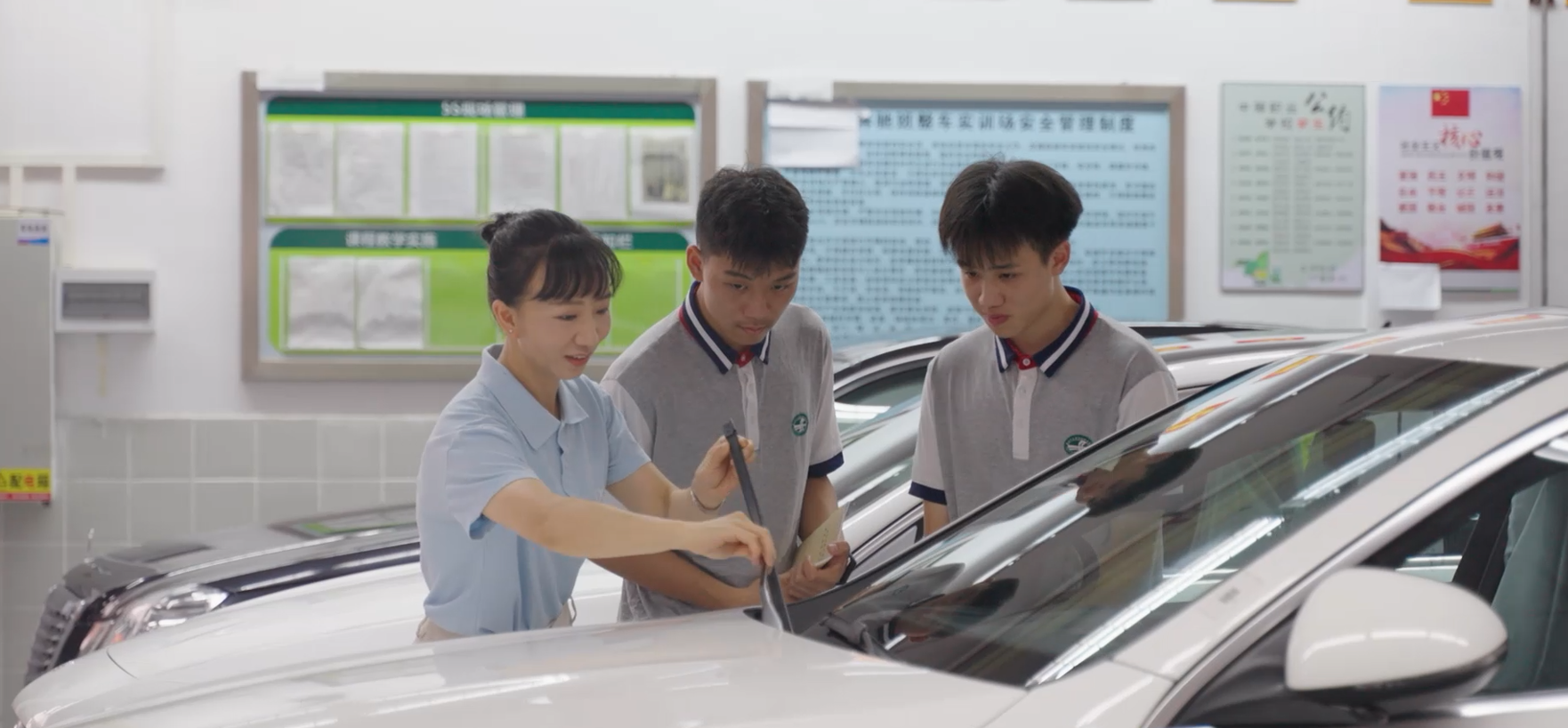 喜讯！我校王茂郦老师获评广东省“最美中职班主任”